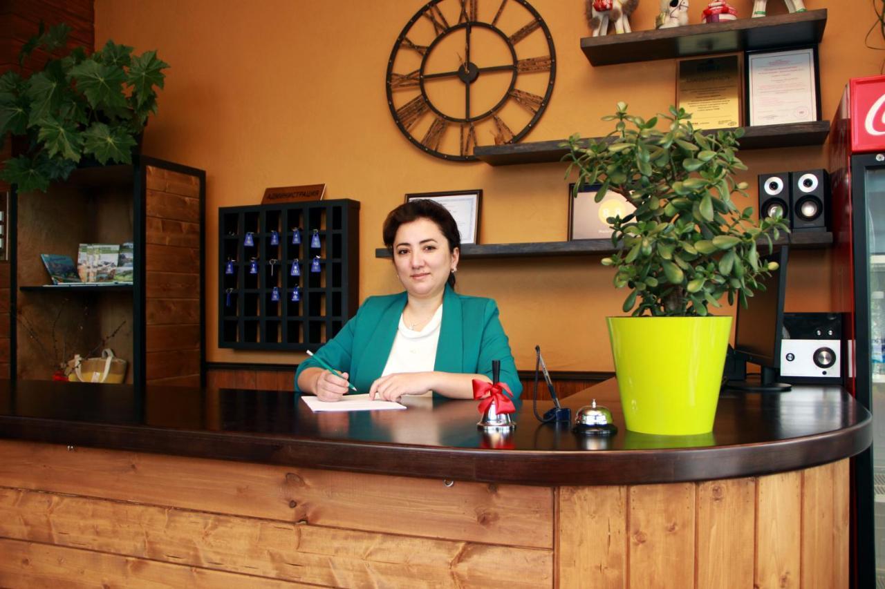 Madanur Hotel Karakol Bagian luar foto